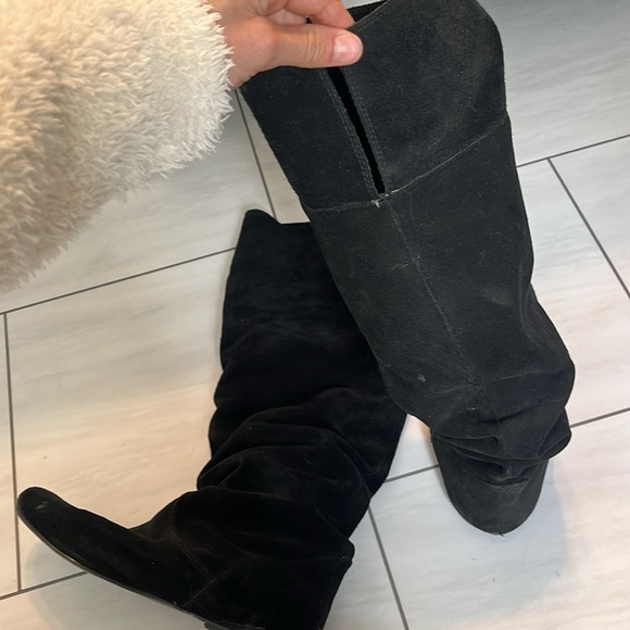 Black knee high suede boots - Picture 4 of 4